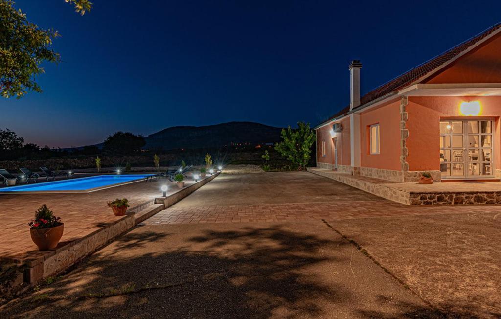 Iris Holiday Home Trbounje エクステリア 写真